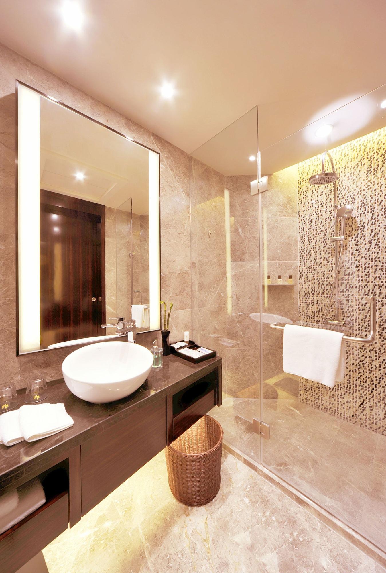Royal Suites & Towers Ухан Екстериор снимка