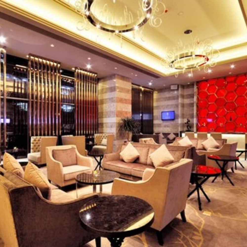 Royal Suites & Towers Ухан Екстериор снимка