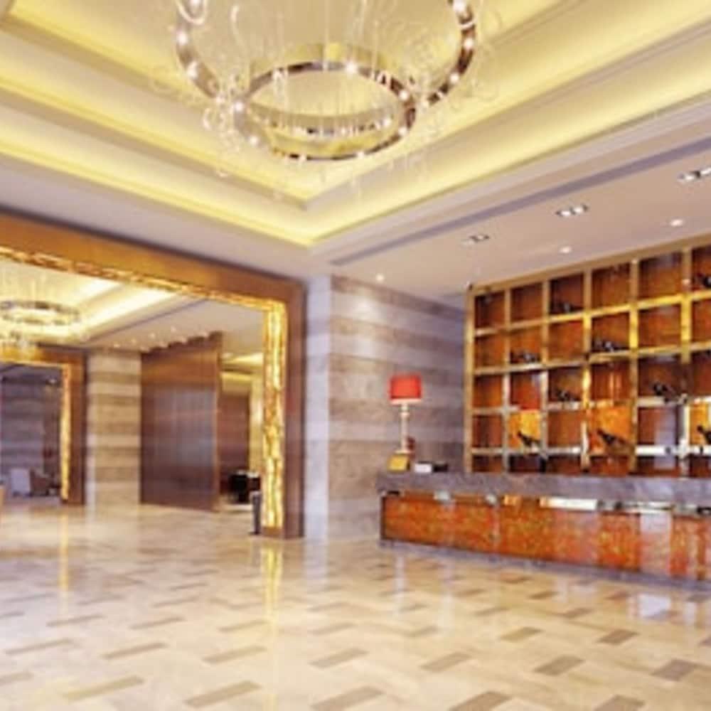 Royal Suites & Towers Ухан Екстериор снимка