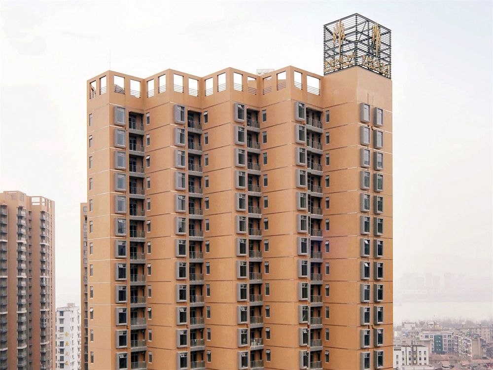 Royal Suites & Towers Ухан Екстериор снимка
