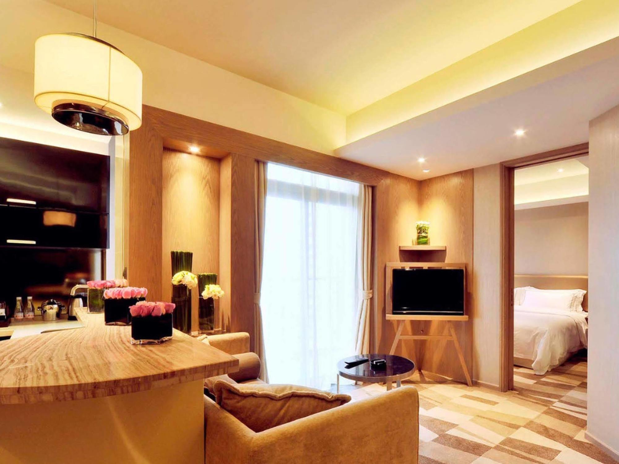 Royal Suites & Towers Ухан Екстериор снимка