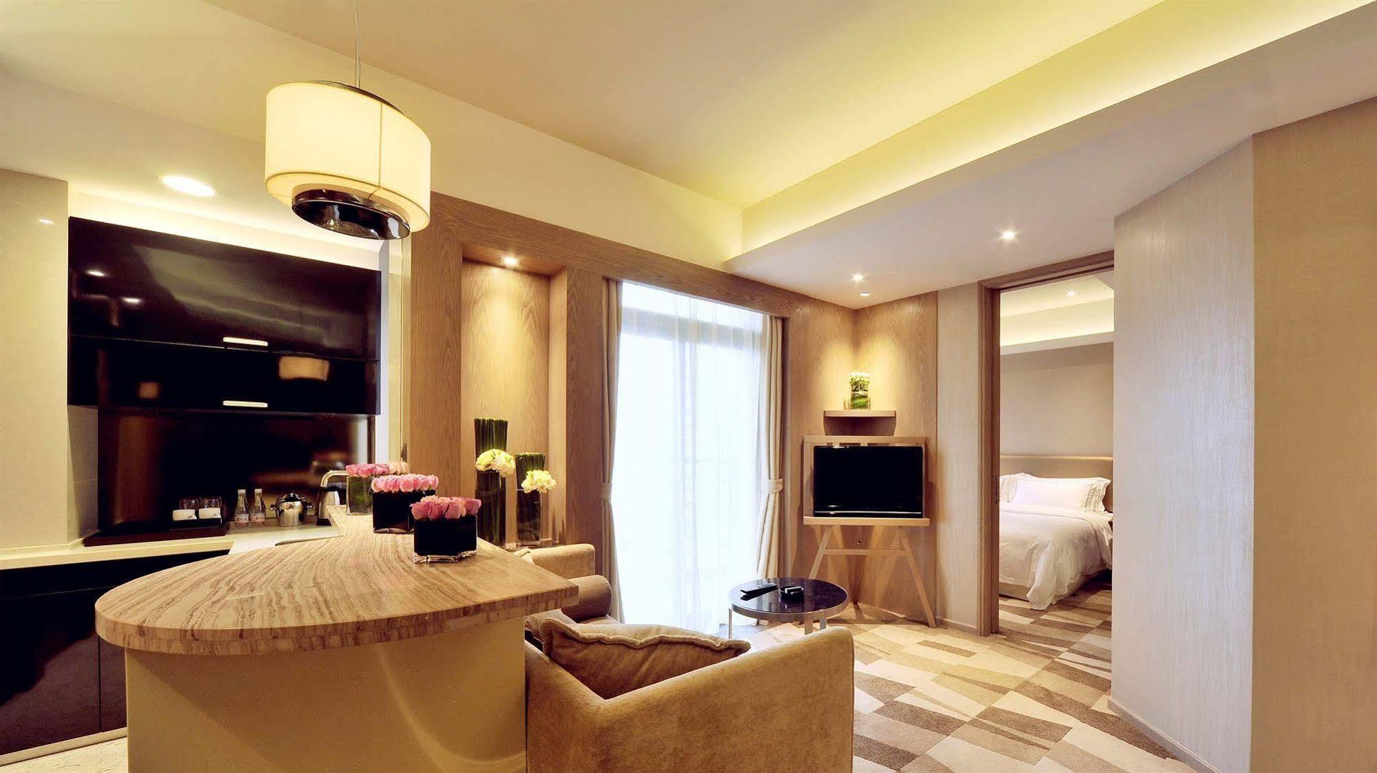 Royal Suites & Towers Ухан Екстериор снимка