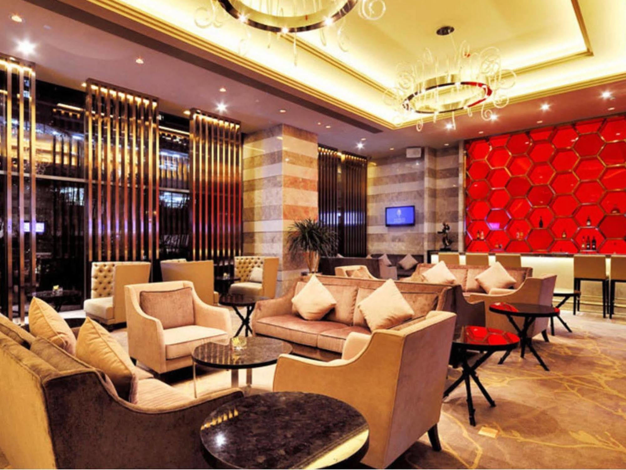 Royal Suites & Towers Ухан Екстериор снимка