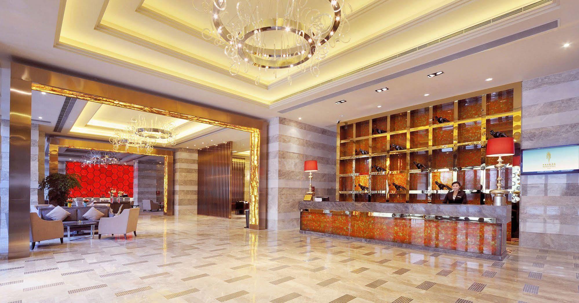 Royal Suites & Towers Ухан Екстериор снимка